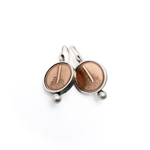 Earrings silver (925) with 1 cent and grey peals "Number One"