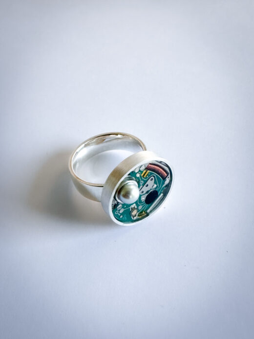 Ring silver (925) with quartz movement and grey Pearl